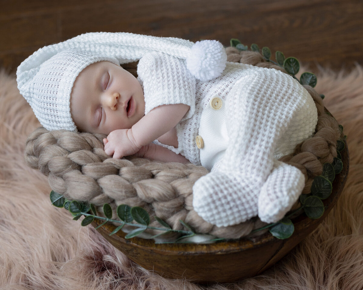 Newborn photo shoot by Daisy Rey in New Jersey
