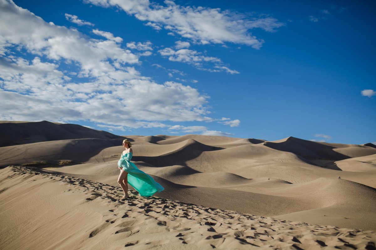 Gorgeous desert maternity photos