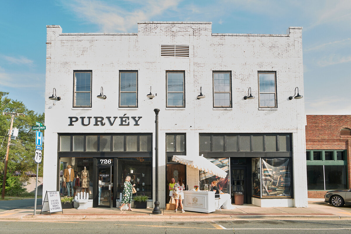 Purvey Purvéy - Vintage and Reloved Clothing in Minden Louisiana
