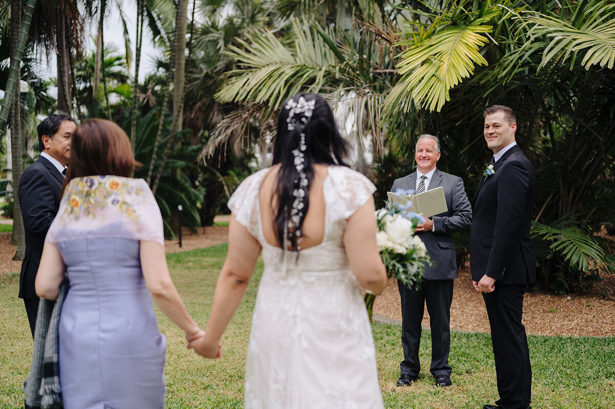 mcneile-photo-elope-tampa-chantilly-chic-celebrations-gizella-kopsick-park-3