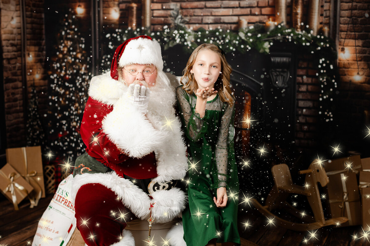 Best NWA holiday photographer, holiday portraits near me, Northwest Arkansas holiday photography, NW Arkansas holiday photos, NWA santa photos