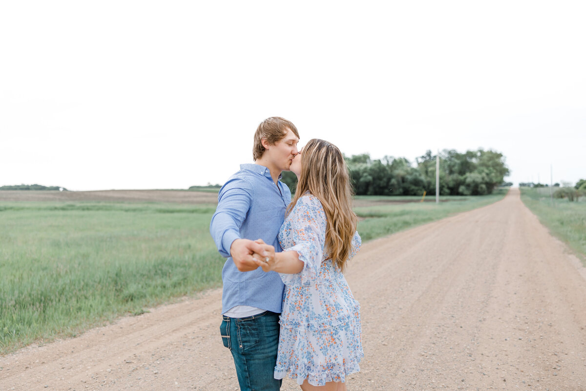engagement-session-hutchingson-mn (1)