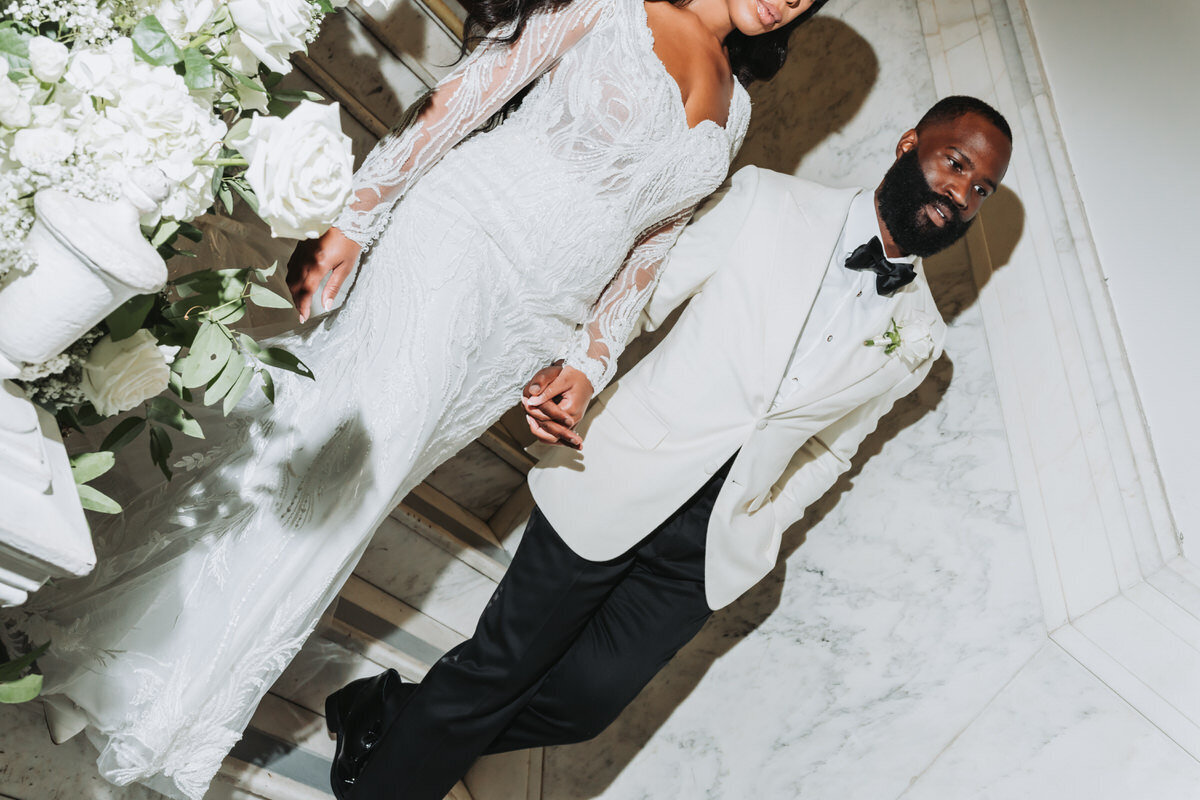 Historic-dekalb-courthouse-wedding-couple_96