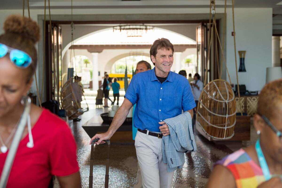 A business man arrives at the Hilton Los Cabos for a sales reward tropical destination experience