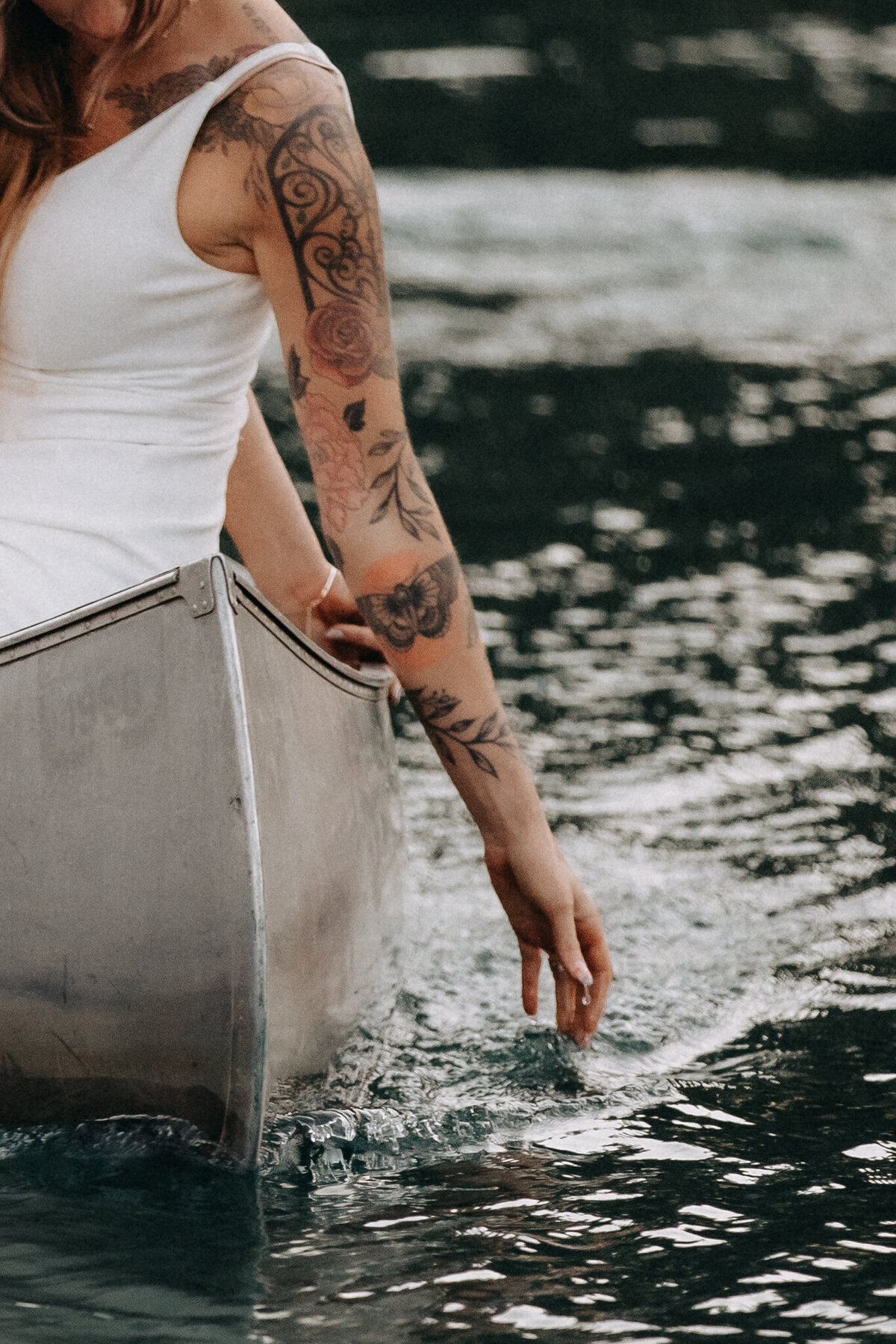 bride-canoe-on-water