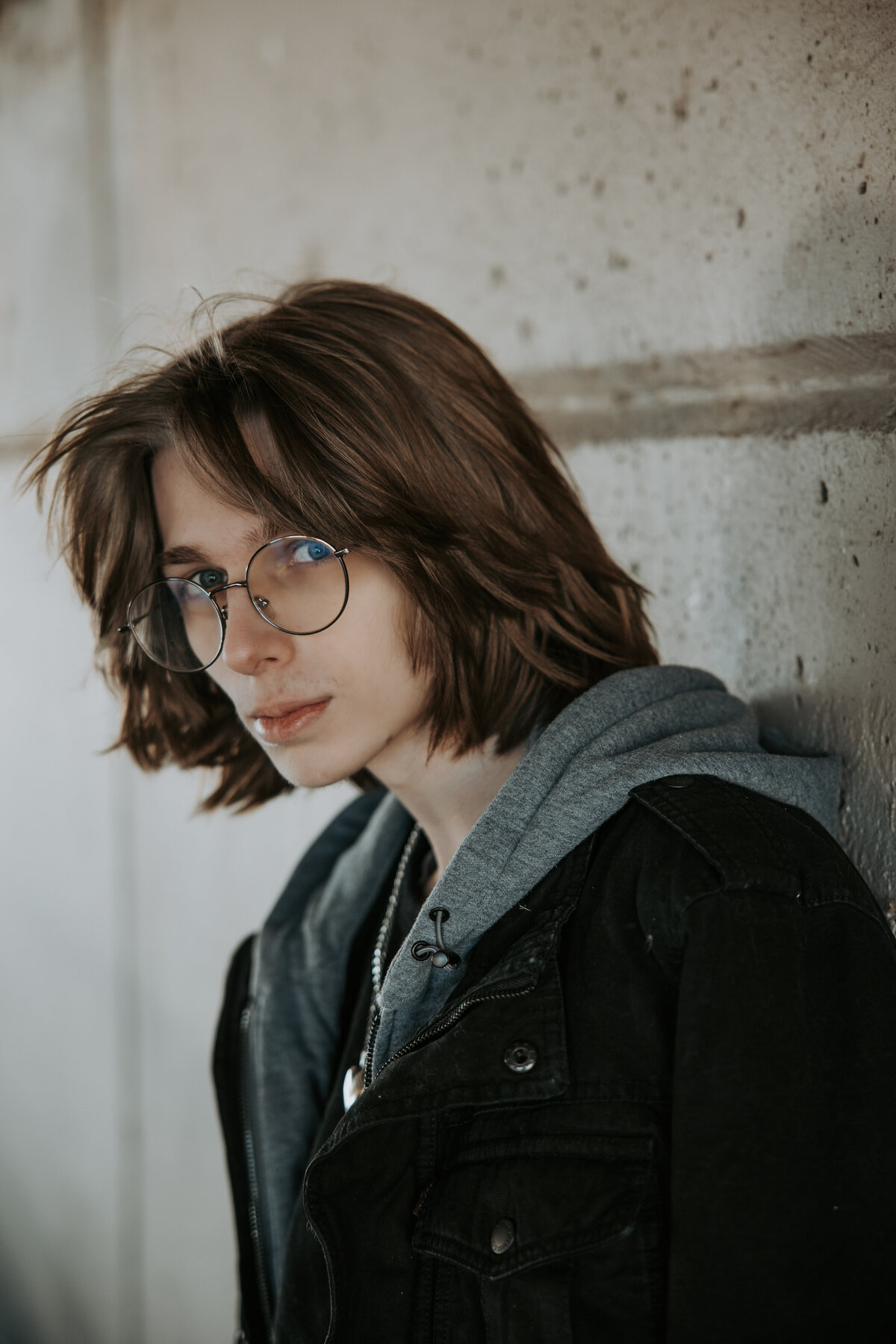 Male-senior-photo-downtown-flint-michigan