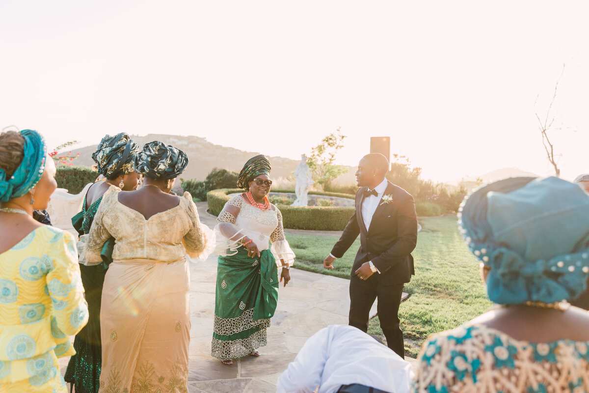 745_Ekpre_Olomu_Hidden_Castle_Estate_Wedding_Rancho_Santa_Fe_California_Devon_Donnahoo_Photography