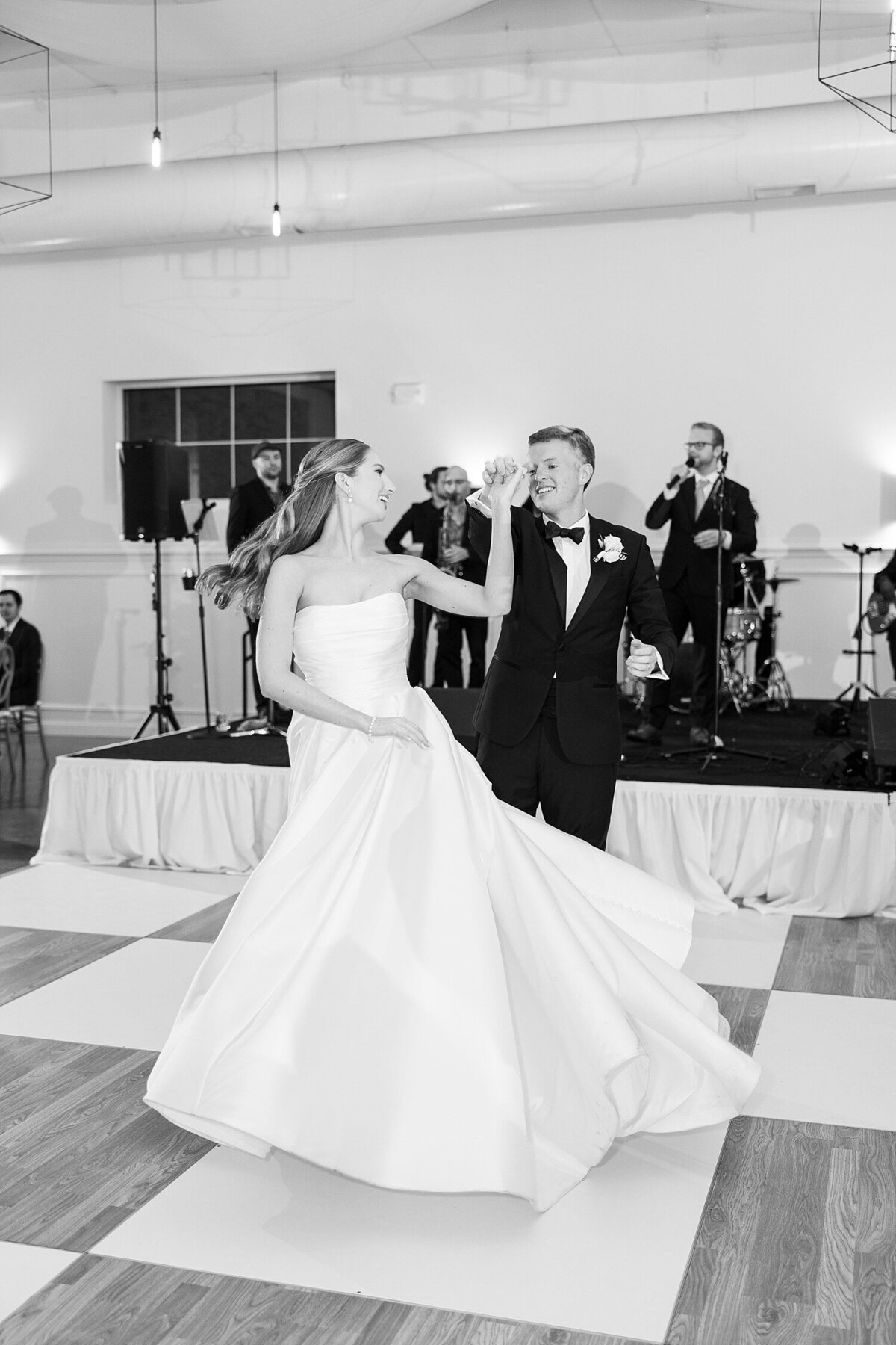 Raleigh-NC-Wedding-Photographer-The-Maxwell-Sarah-Hinckley-Photography-Timeless-Wedding-Photographer-_0036