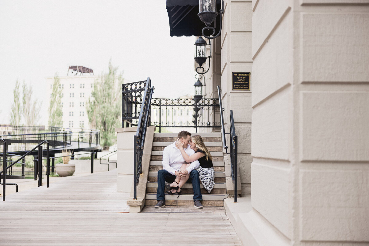downtown-milwaukee-engagement-session-9