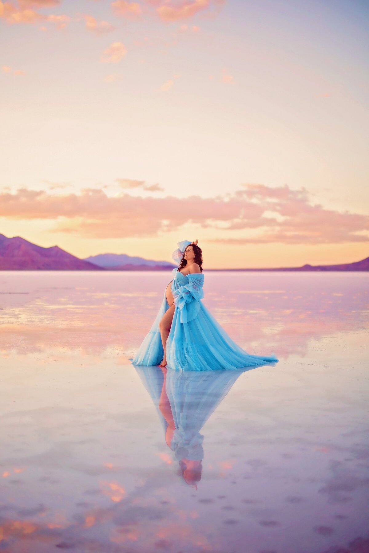 epic maternity photos salt flats