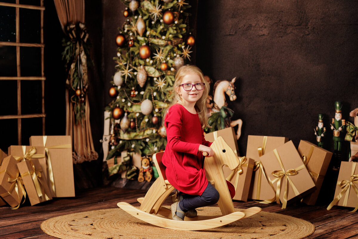 Cave Springs Holiday photographer, Santa Photos near me NW Arkansas, holiday portrait studio