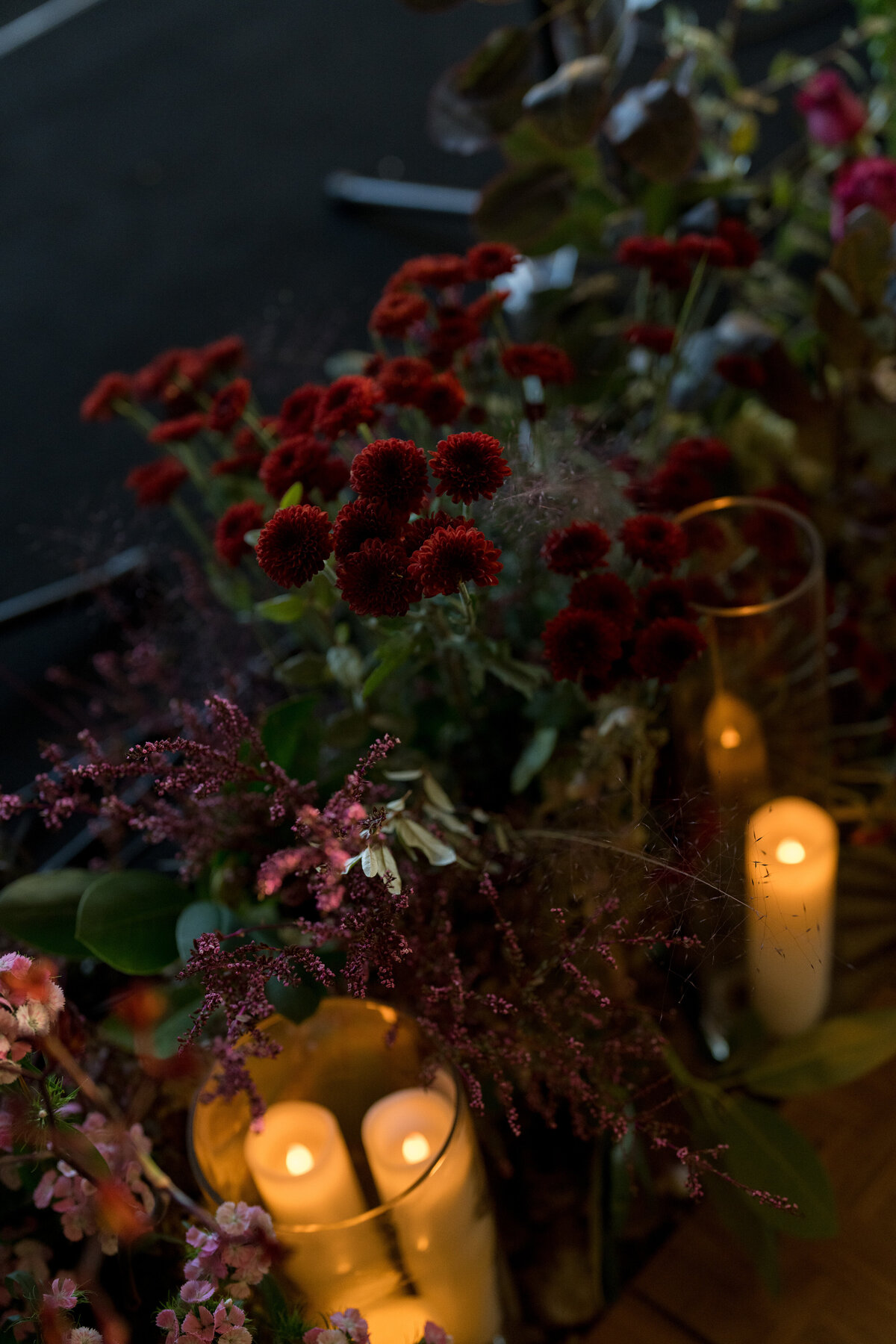 moody-fall-wedding-flowers-at-woodway-country-club