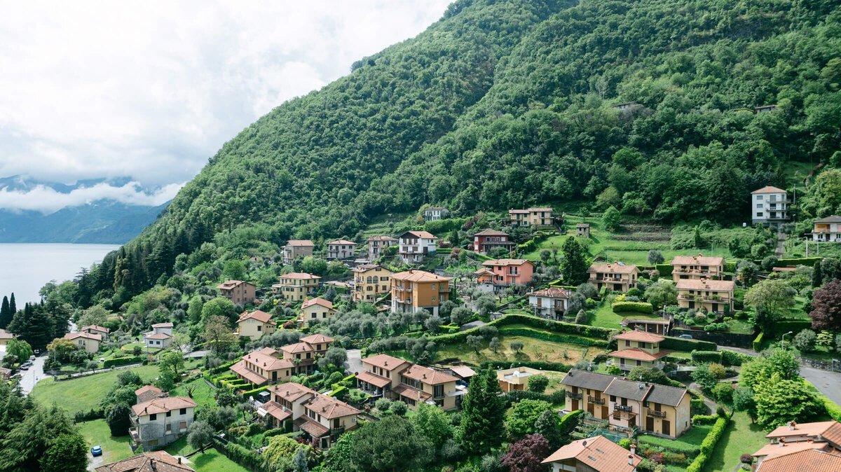 A wedding day drone photo of villa aura del lago on lake como in Italy