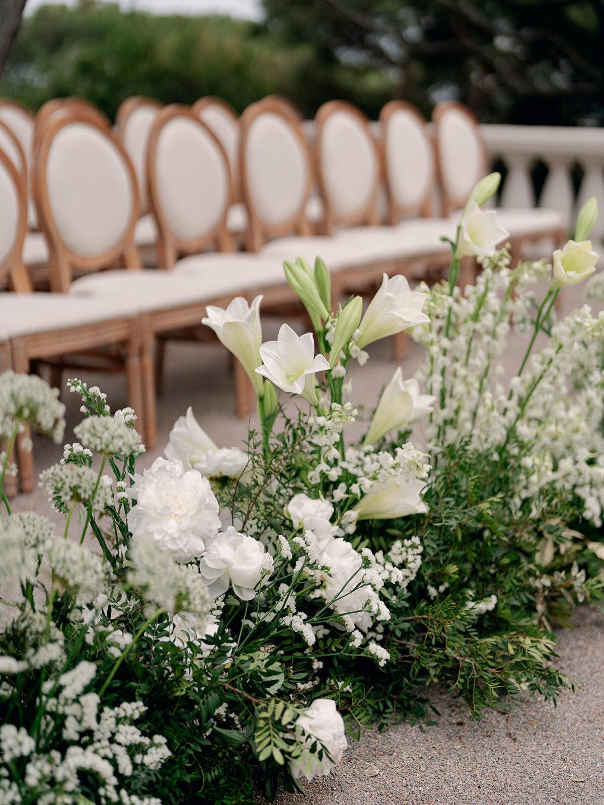 15-intimate-destination-wedding-french-riviera-with-white-flowers