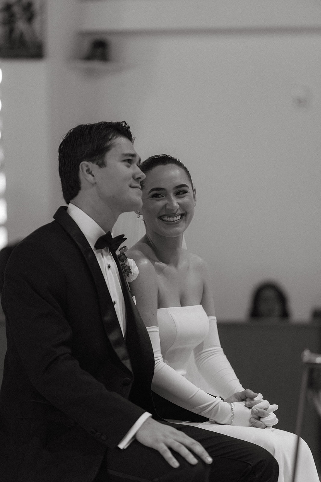 bride-groom-smiling-ceremony-5CE-W