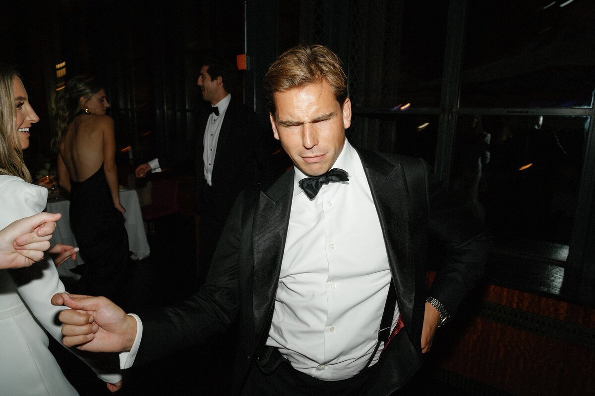 Bryant_Park_Grill_Wedding_NYC_LevKuperman_67