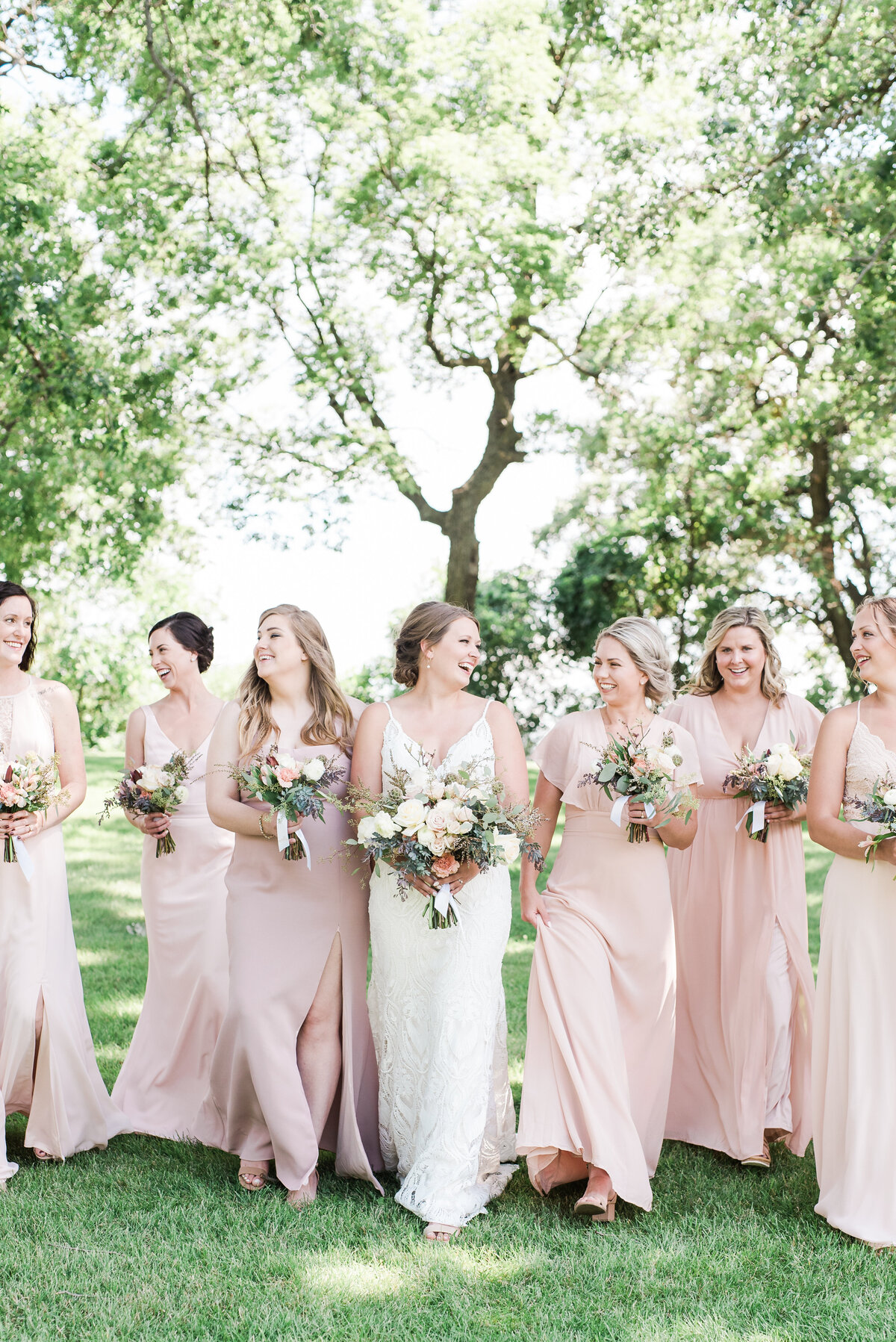 Mattea Rose Photography is a Minneapolis and Phoenix based wedding photographer. Mattea Rose Photography is a luxury Minnesota and Arizona wedding photographer.