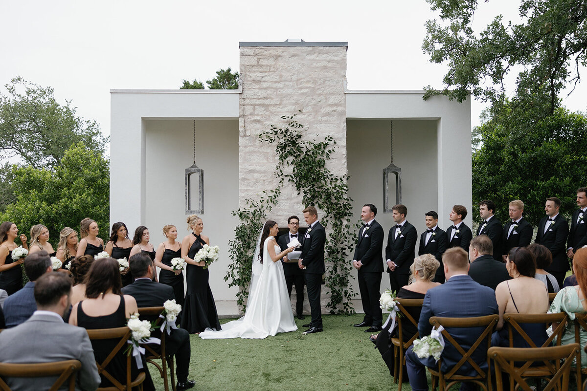 Loui_photography_the_arlo_austin_texas_spring_wedding_coyote_ugly-45