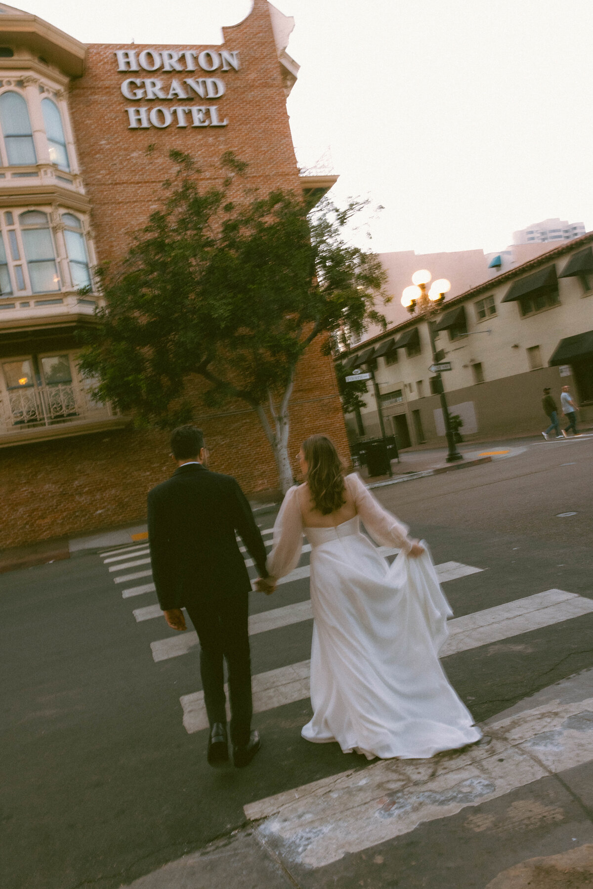 horton-plaza-hotel-san-diego-wedding-raven-berlin-photo-881