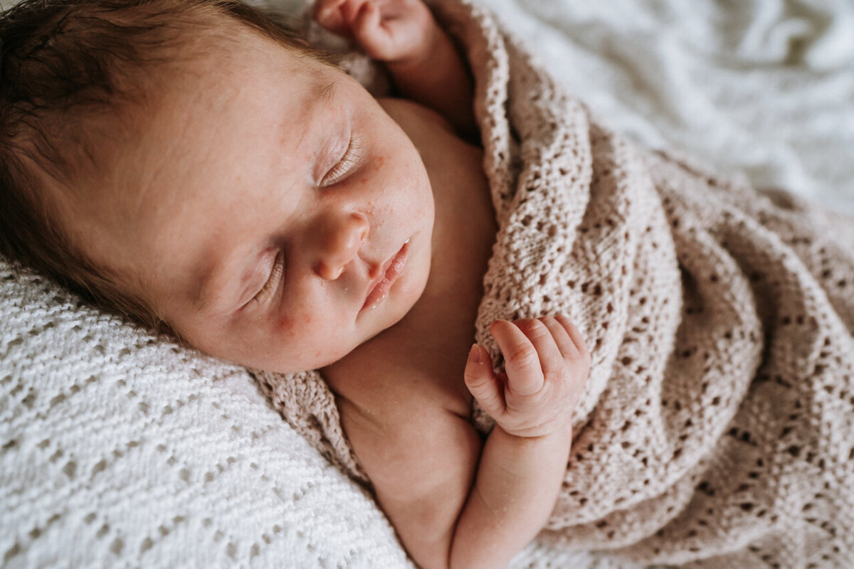 newborn-birth-photographer-doula-buckinghamshire-17