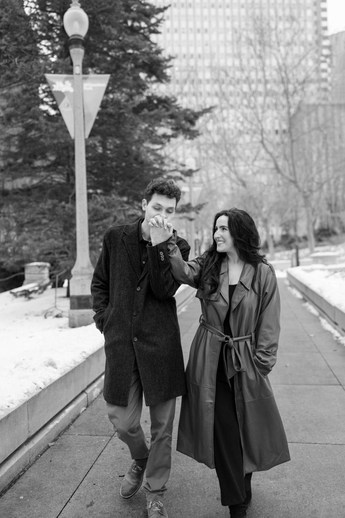 Aspen-Avenue-Chicago-Wedding-Photographer-Hilton-Palmer-House-Vintage-Hotel-Timeless-Editorial-FAV-16