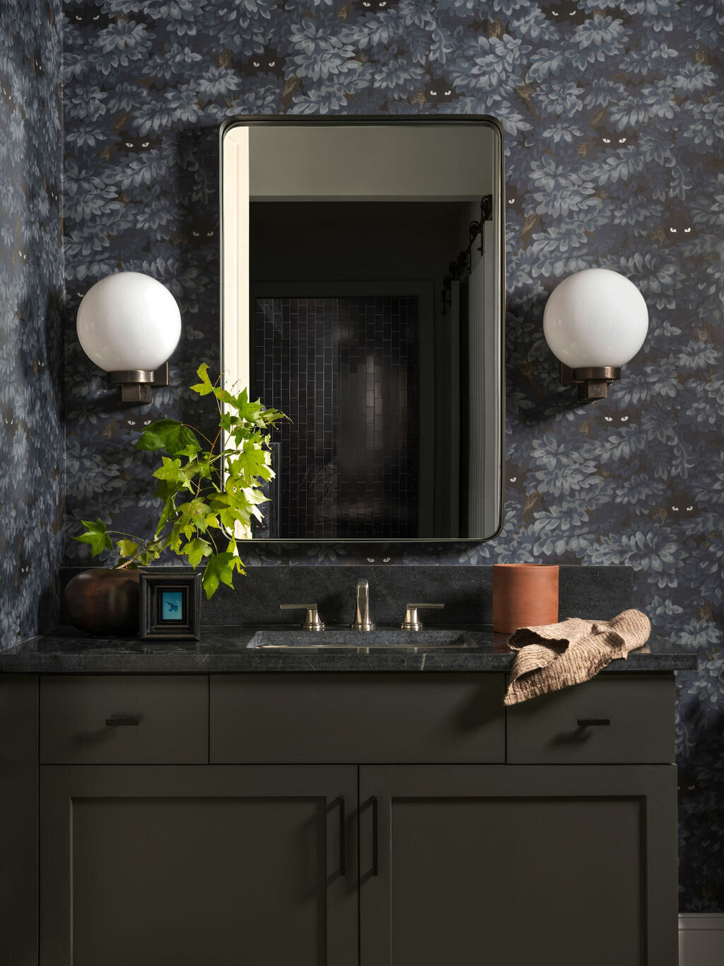 TaraFust10_6_24_RusticWhite007