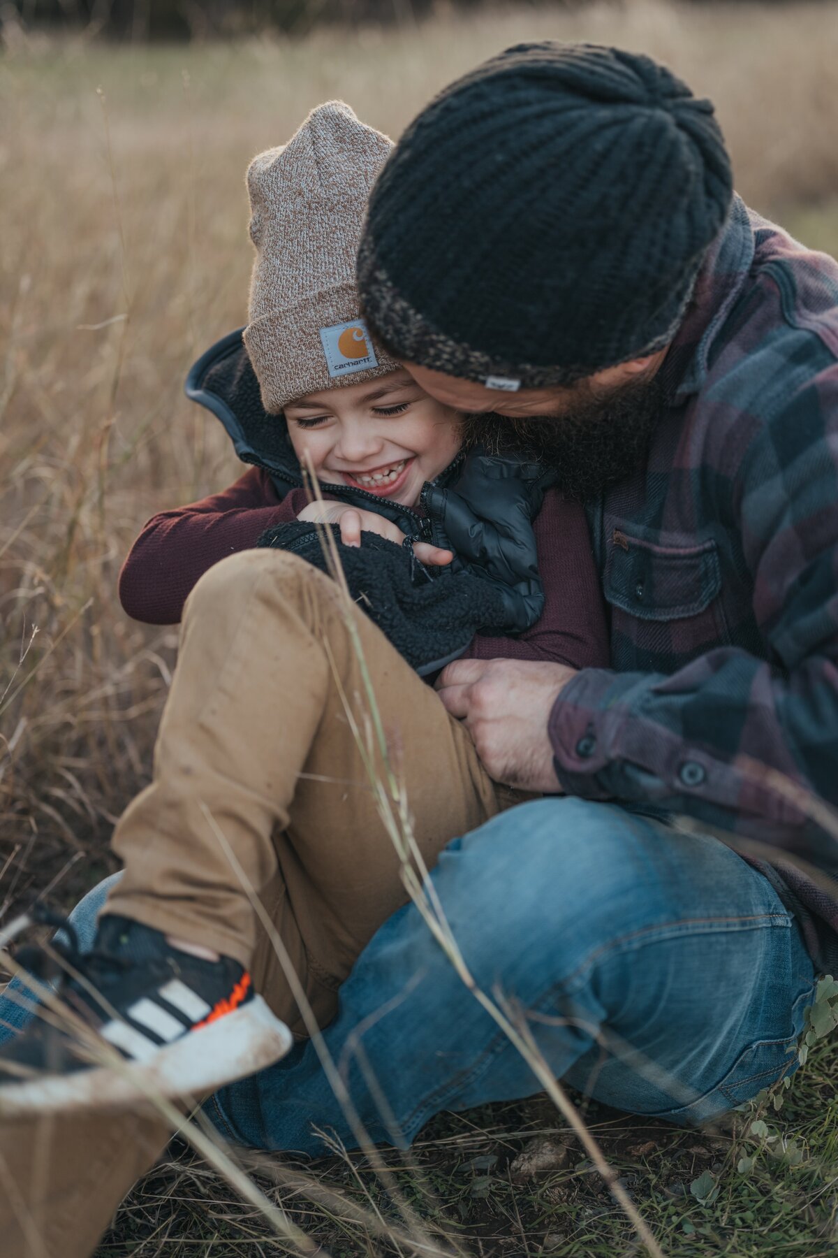 father-son-photo-poses-tickling-laughing