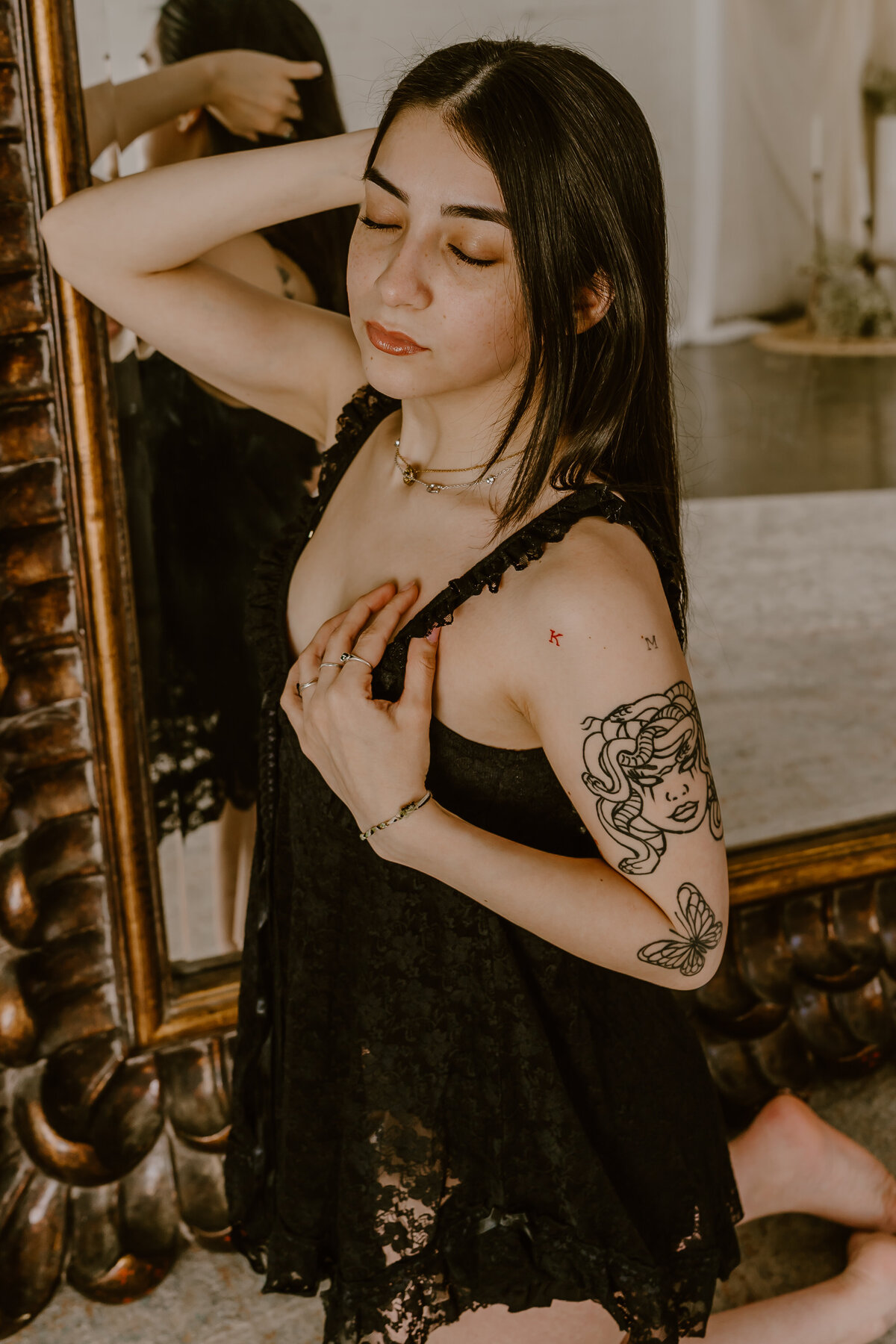 the-storyteller-studio-boudoir-session-des-moines-storyteller-collective-photo-co-5