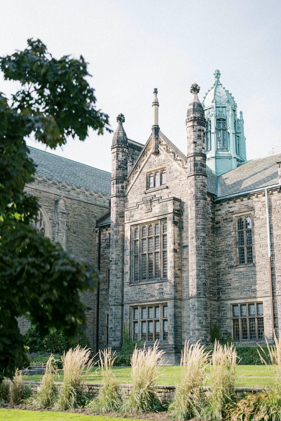 E12-Engagement-photoshoot-Trinity-College-Toronto-Jerilyn-and-Mitch-2024-10-11-2500px-1011