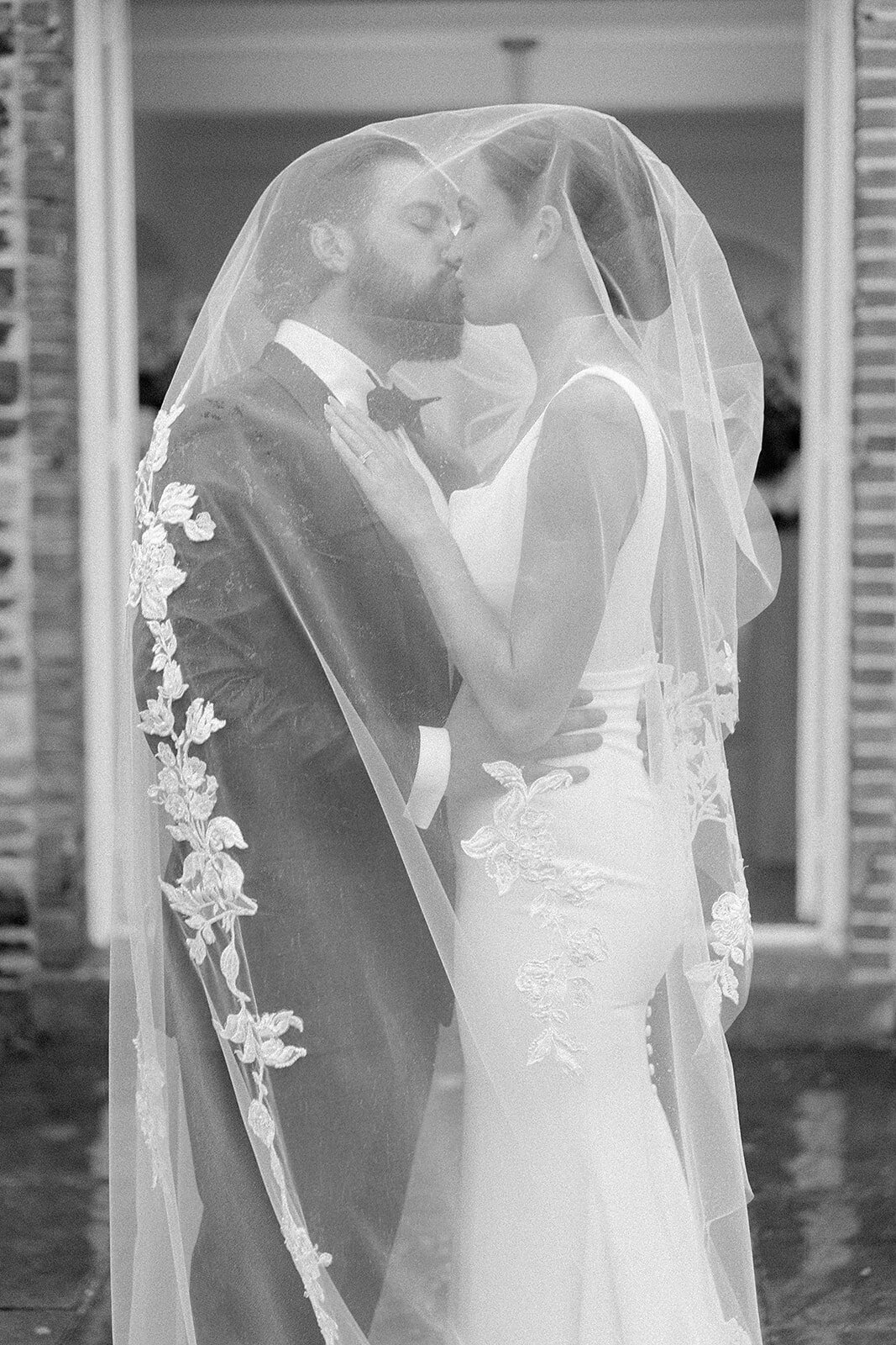 Kate-Murtaugh-Events-RI-wedding-planner-elopement-micro-wedding-intimate-celebration-Shepherds-Run-romantic-wedding