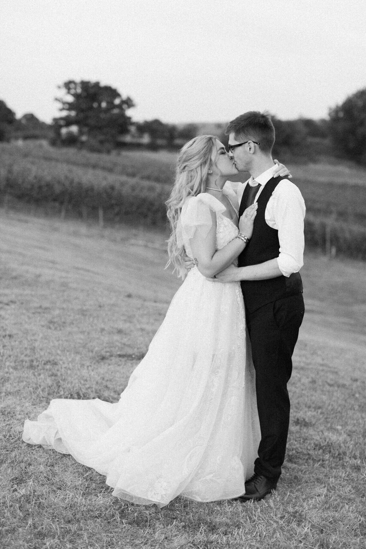 vineyard-wedding-couple-portraits 3