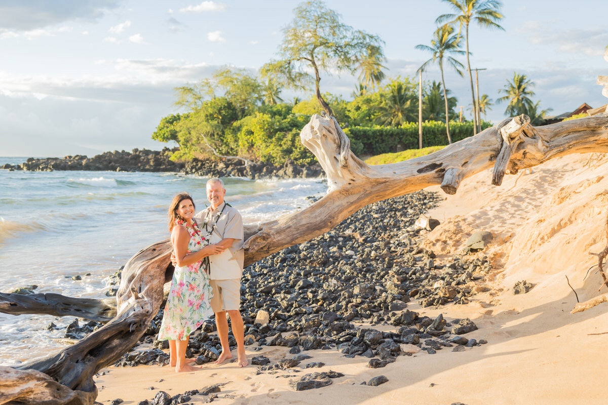 maui couples portrait Location Maluaka Beach