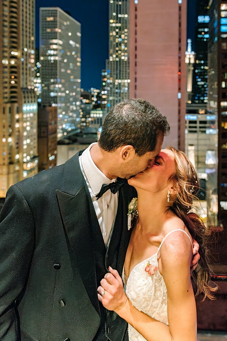 Warwick-hotel-Allerton-Chicago-wedding-photographer_0035