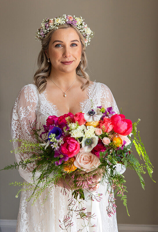 Bride and bouquet 345