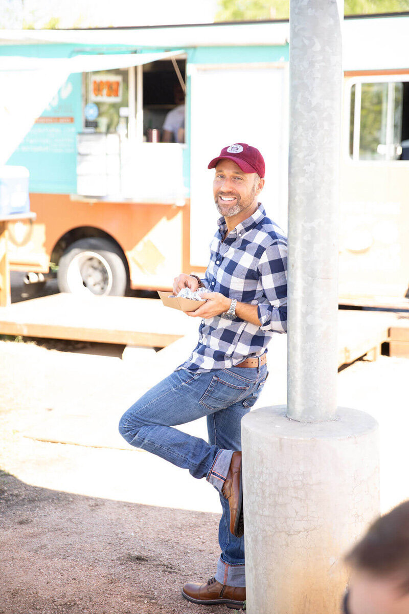 Korey_Howell_Photography-group_Outdoor_Branding_Sessions_Business_Casual_On_Location_Austin_workstyle_bright_lighting