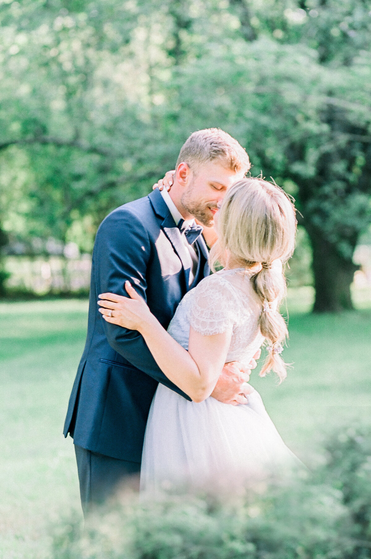 light and airy wedding photographer in michigan
