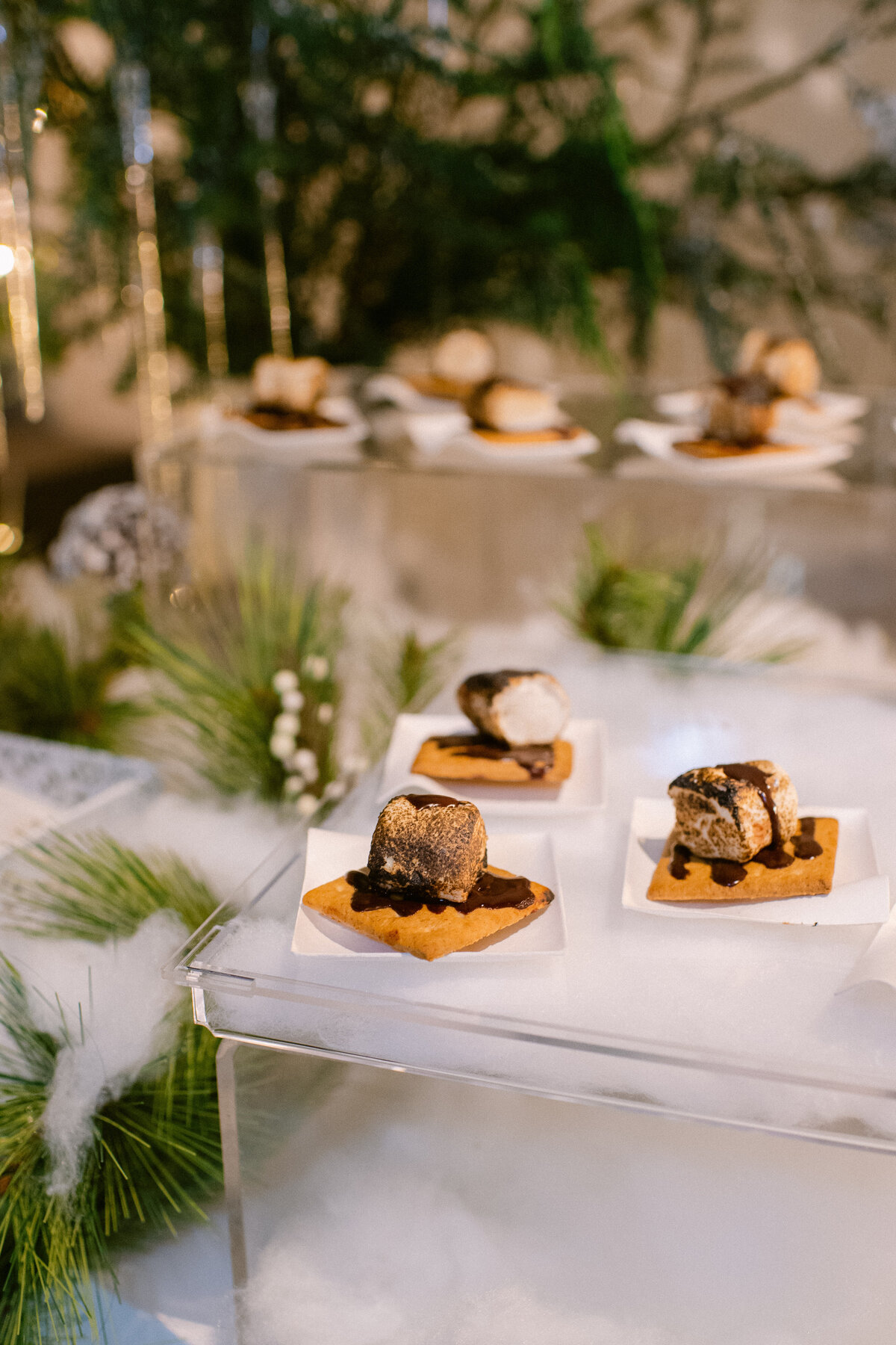 374-26-_0MJ8145-michaela-joy-photography-corporate-holiday