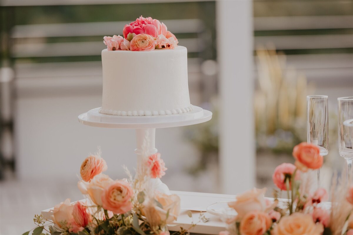 regina-the-photog-rooftop220-florida-elopement-chantilly-chic-celebrations-1
