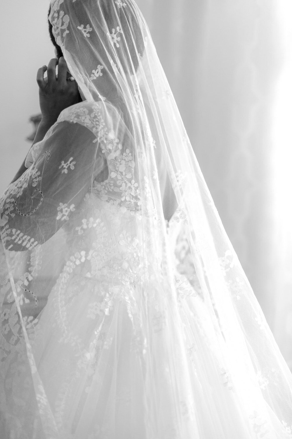 bloomington-indiana-bride-with-floral-veil