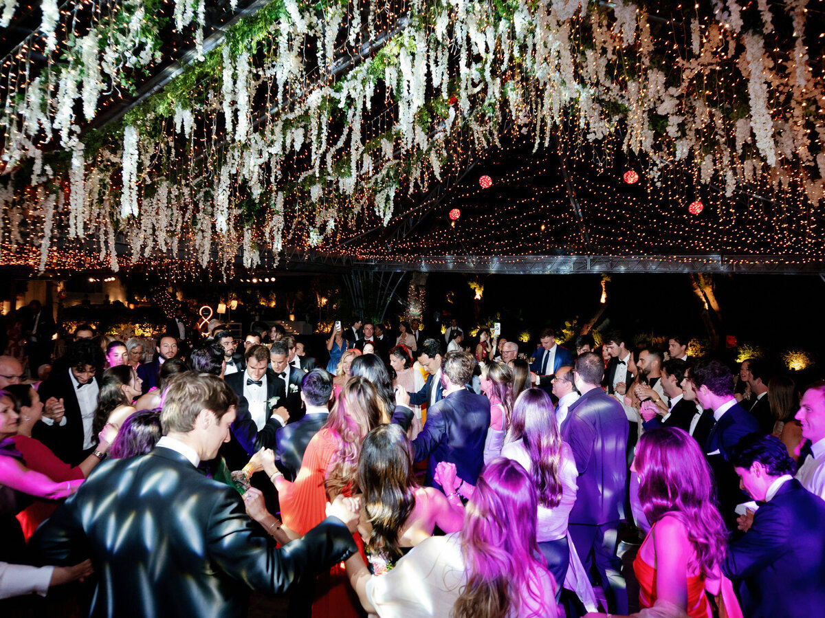 Chic-Island-Art-And-Taste-The-Residence-Wedding-119