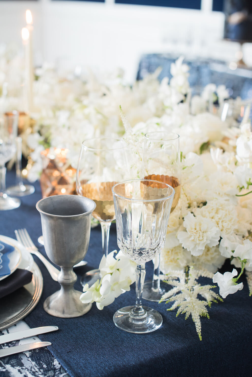 MagnoliaBluebird_ModernLuxuryWeddings_DelMar_EliTurner_MoodyWedding5