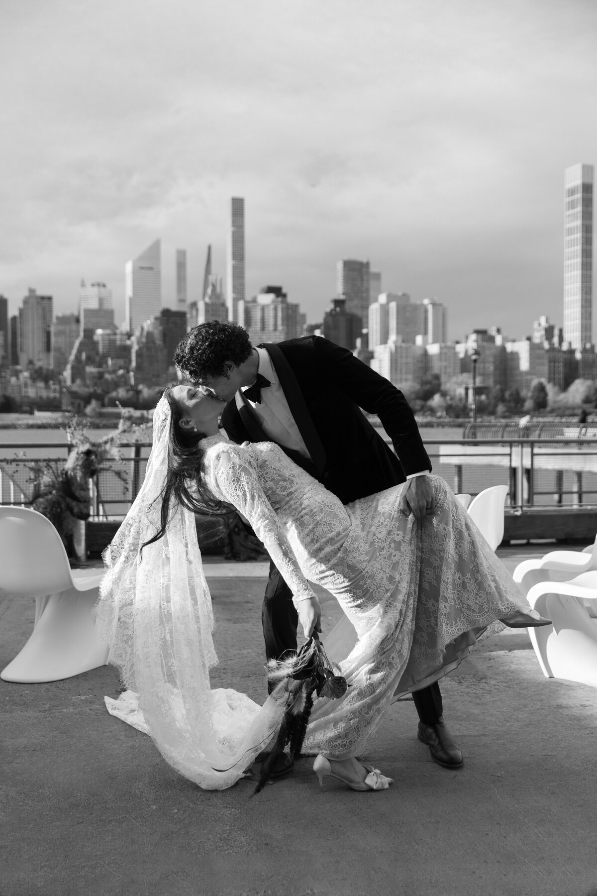 meredith-michel-editorial-wedding-bw-cinematic-dip-kiss