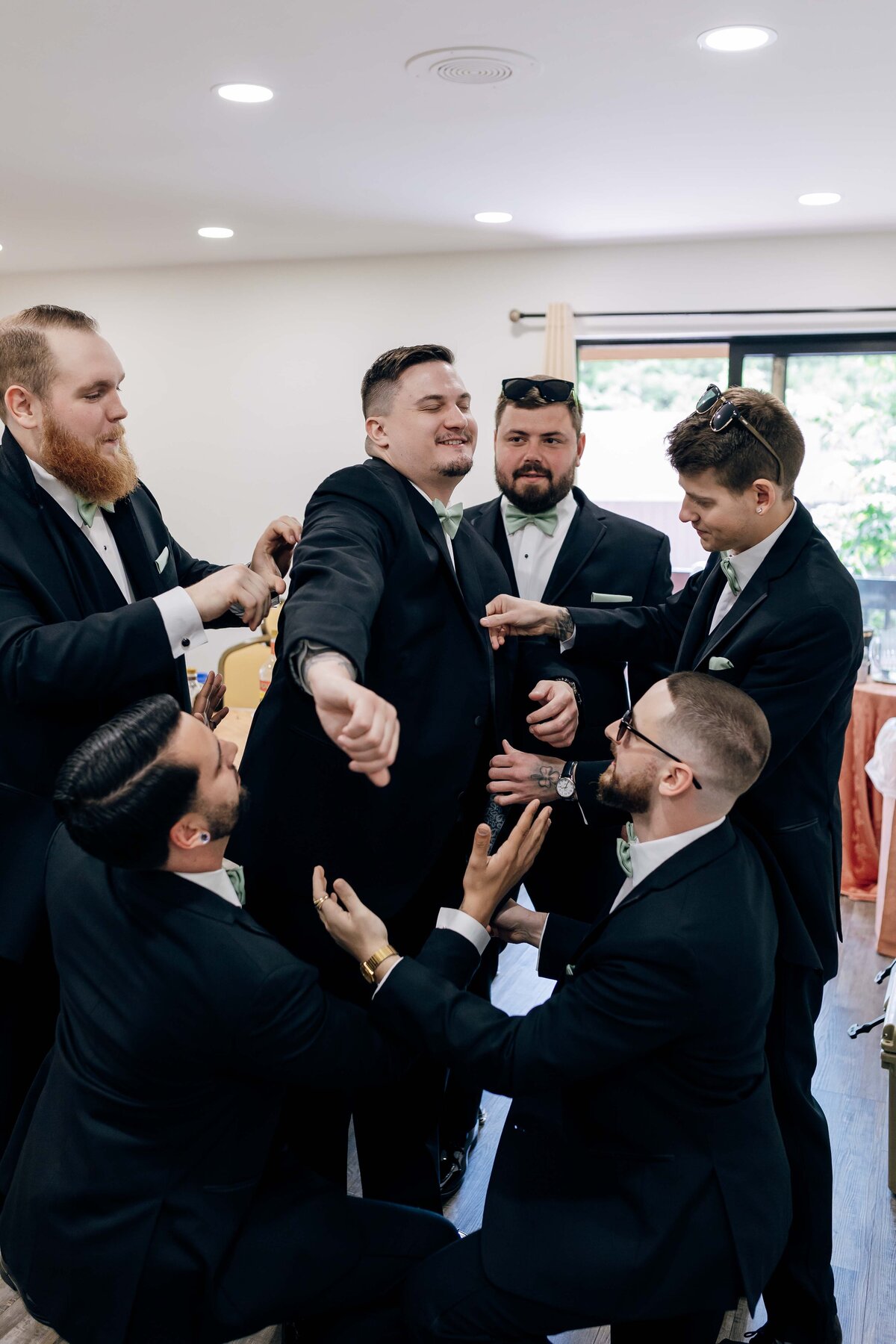 Groom-49 (2024-06-21T02_03_01.911)