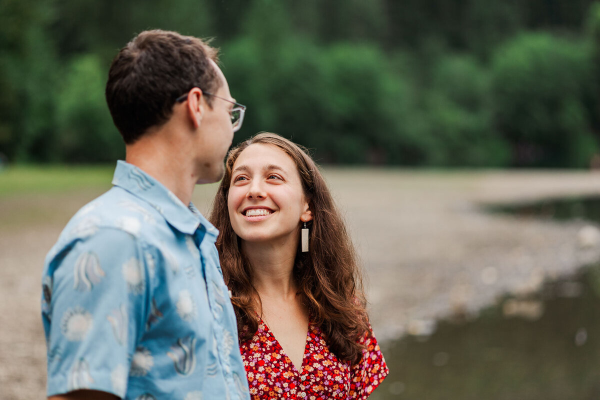Rattlesnake-Lake-Engagement-Photos-21