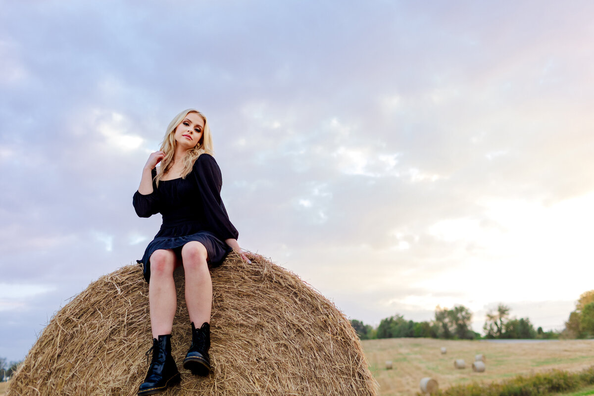 Central-Dauphin-Senior-PHotographer-Fall-Session-sunset-wheat-field-nature