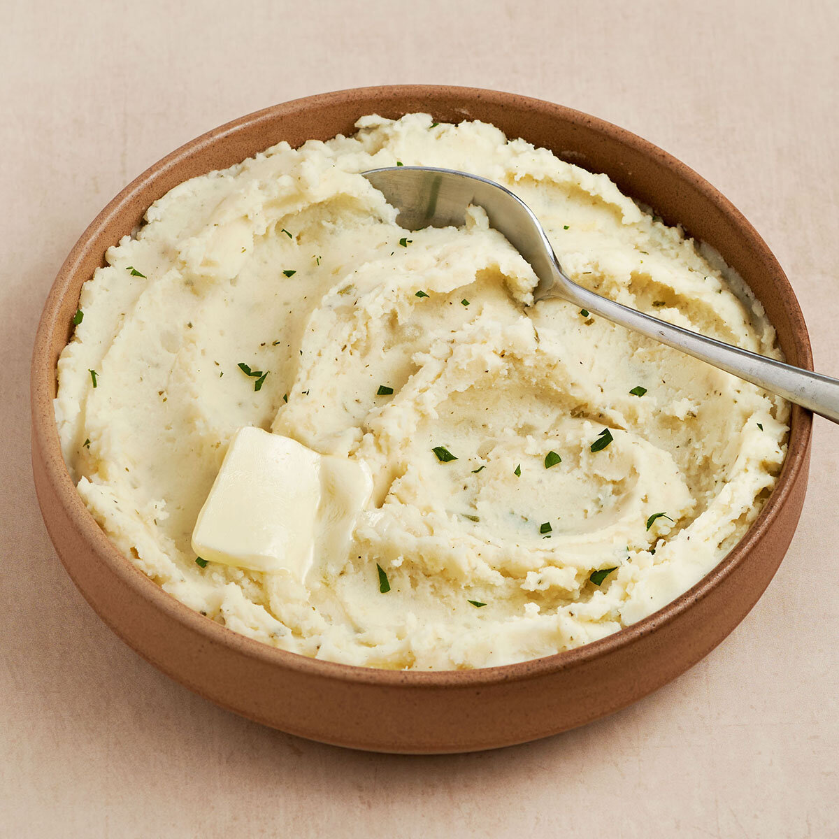 Crockpot-Mashed-Potatoes_EXPS_TOHD_24_13318_ChristineMa_1