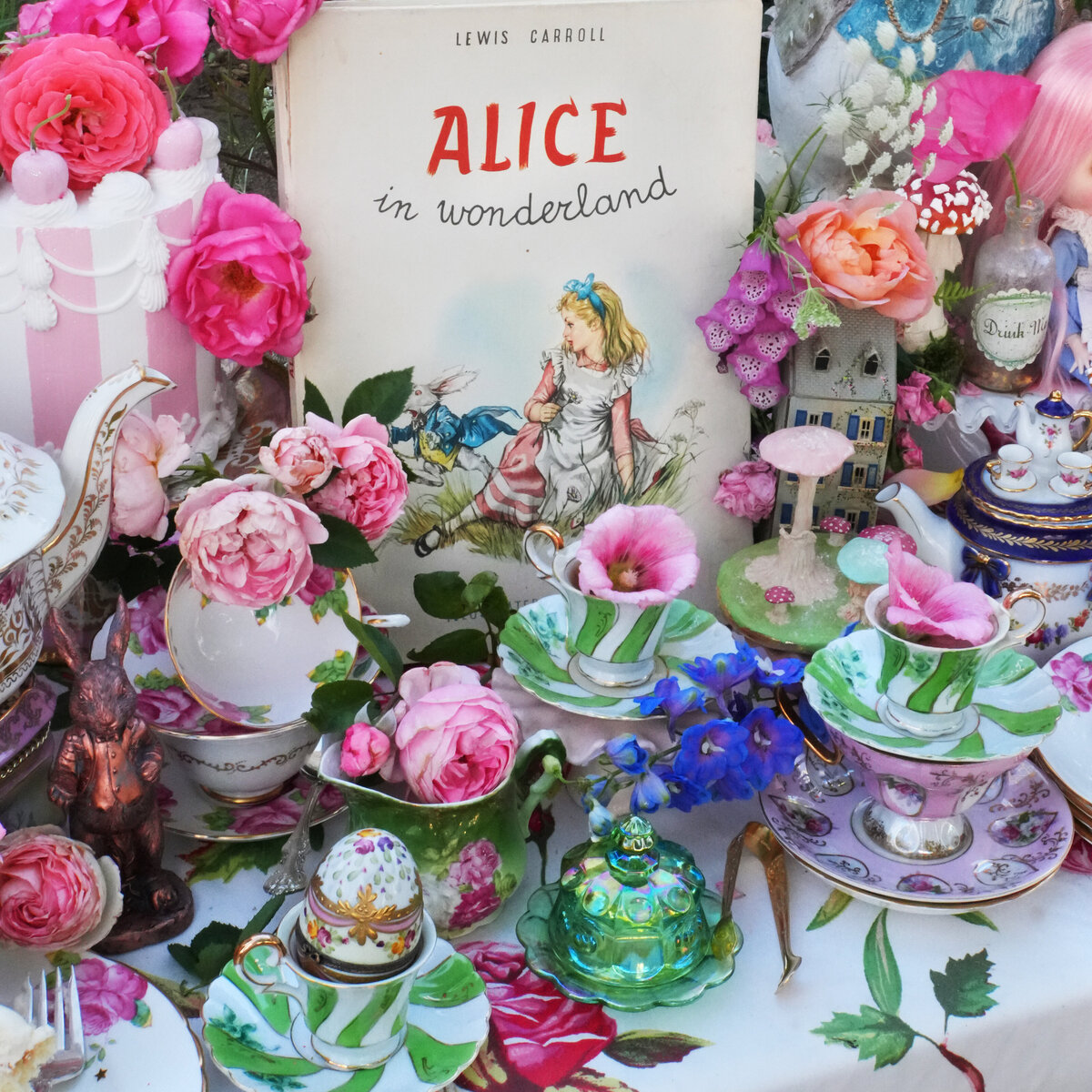 square green teacups