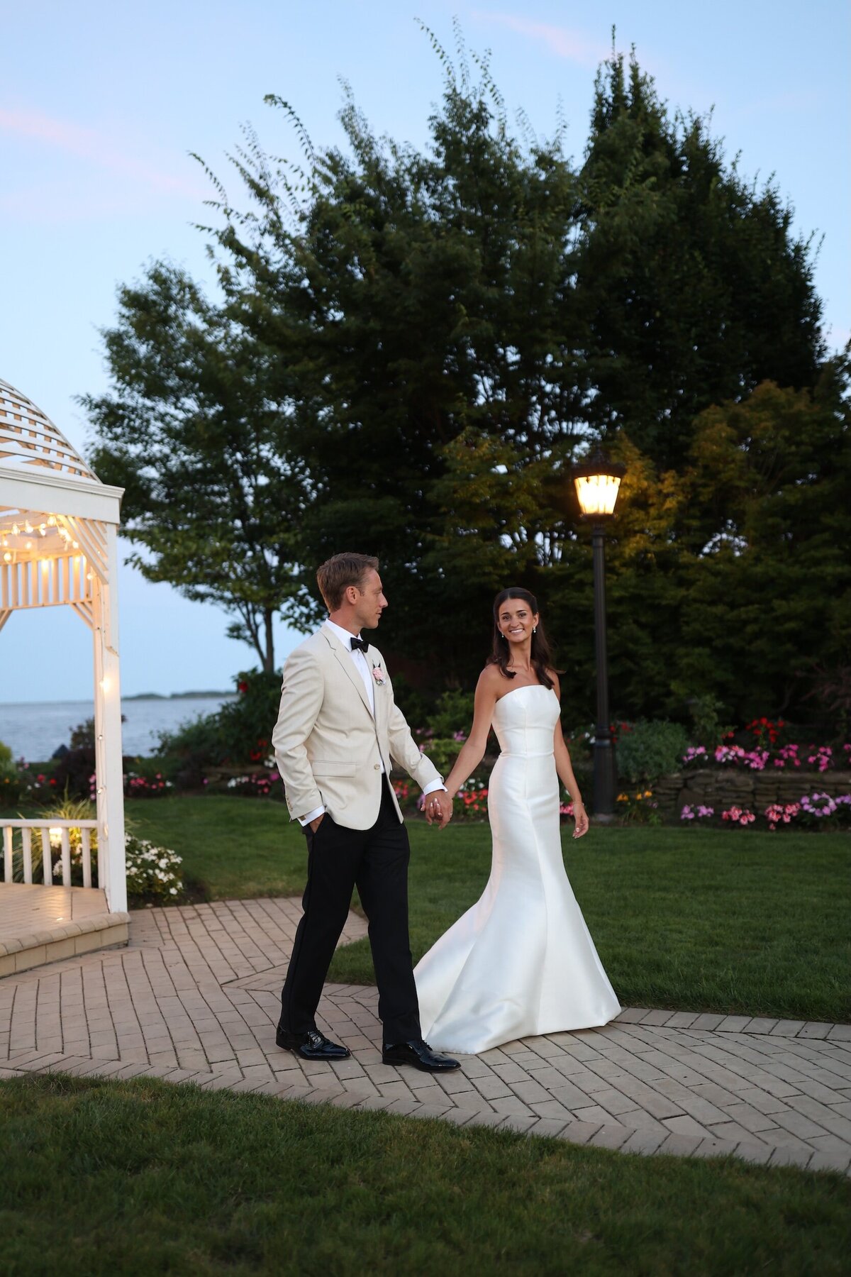 bride-in-anne-barge-wedding-dress