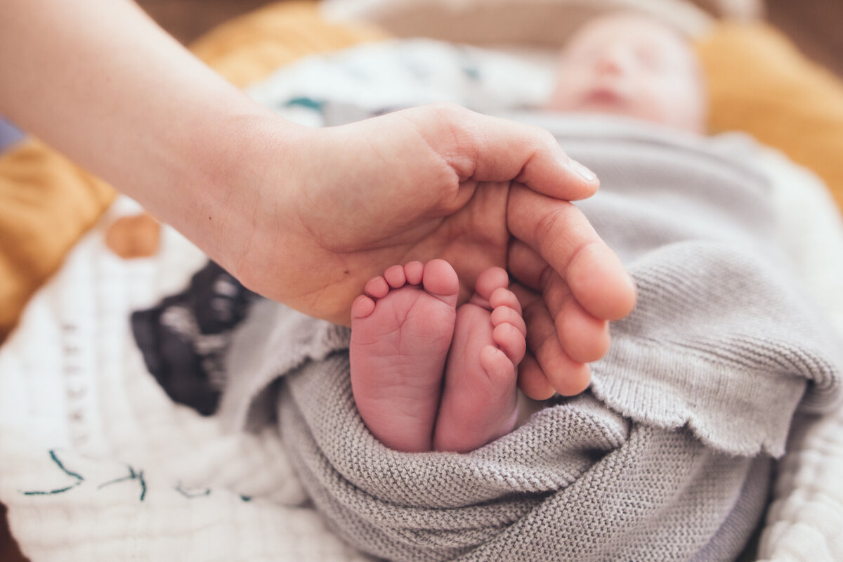 Lindsay-wilson-photography-in-home-newborn-43