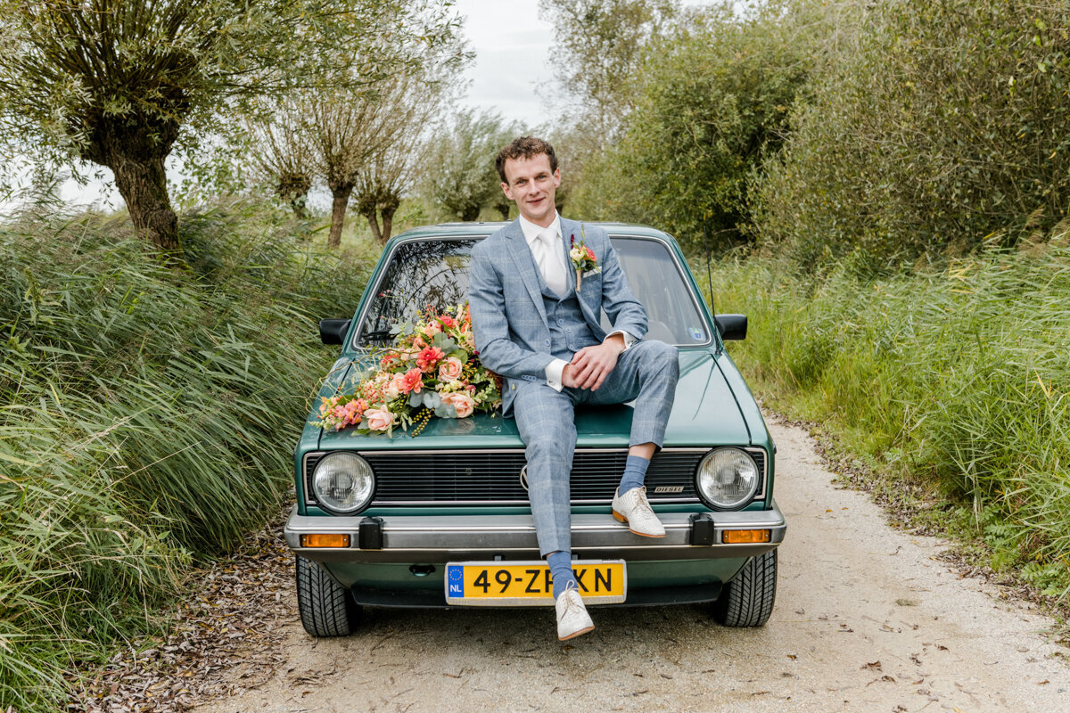 Trouwen in Friesland, trouwen in Bergum. Bruidsfotograaf friesland (35)